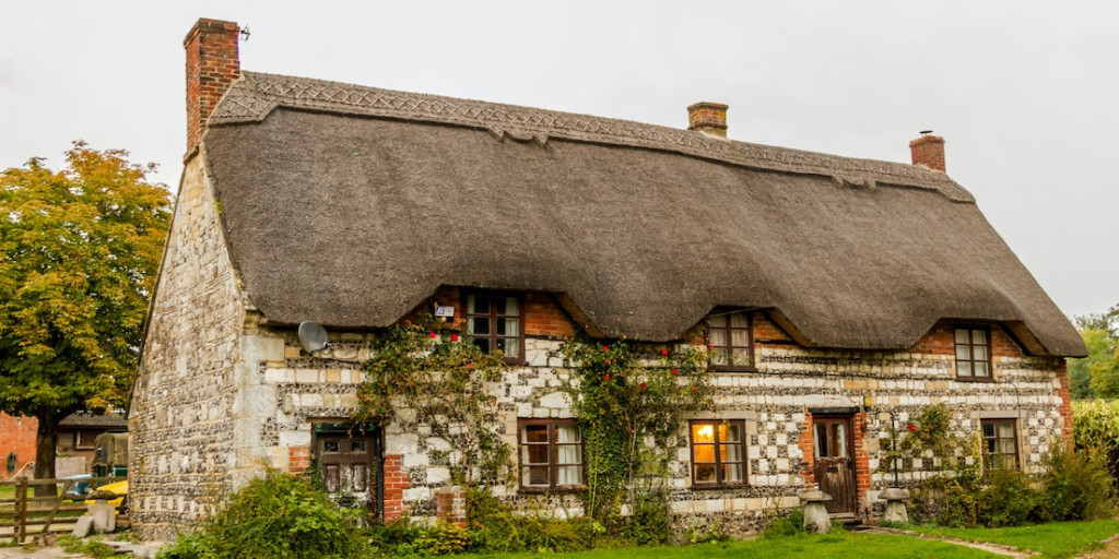7 Bedroom Cottage For Sale